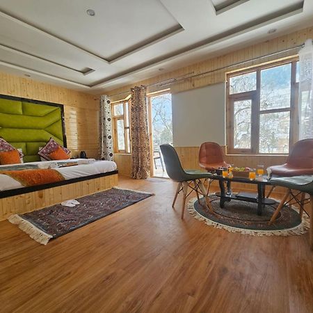 Delta View Hotel Pahalgām Buitenkant foto
